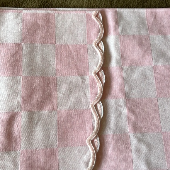 NWOT 70” Round Tablecloth and 8 napkins ftom Italy - Picture 7 of 8